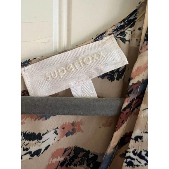 Superfoxx Cream Silk Dress with tie in the front Size Large - Picture 2 of 4